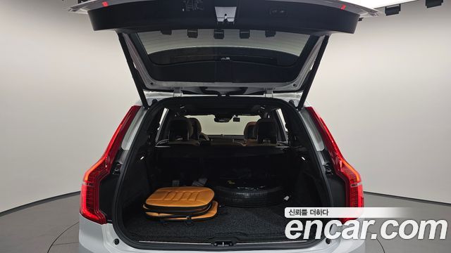Volvo XC90 2021 — photo 23