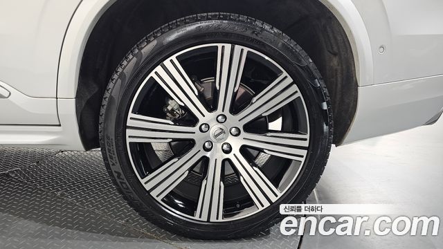 Volvo XC90 2021 — photo 7