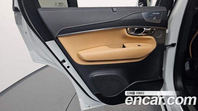 Volvo XC90 2021 — photo 15
