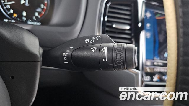 Volvo XC90 2021 — photo 28