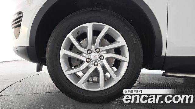 Land Rover Discovery Sport 2017 — photo 5