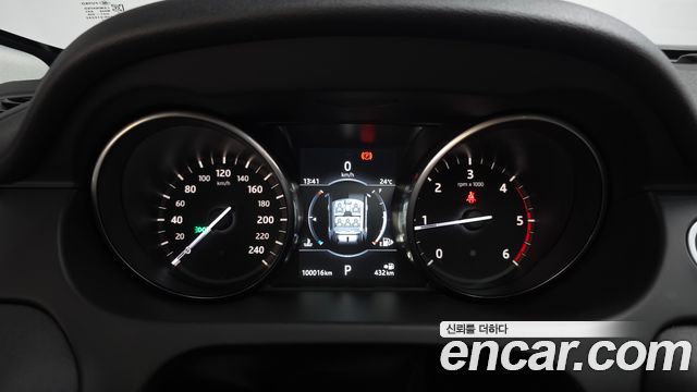 Land Rover Discovery Sport 2017 — photo 11