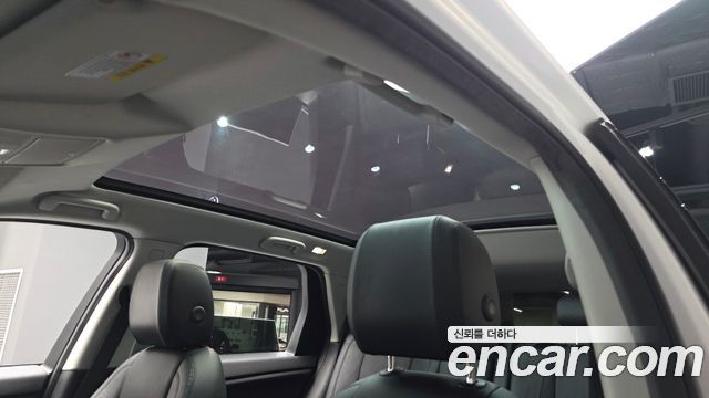 Land Rover Discovery Sport 2017 — photo 21