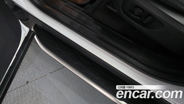 Land Rover Discovery Sport 2017 — photo 22