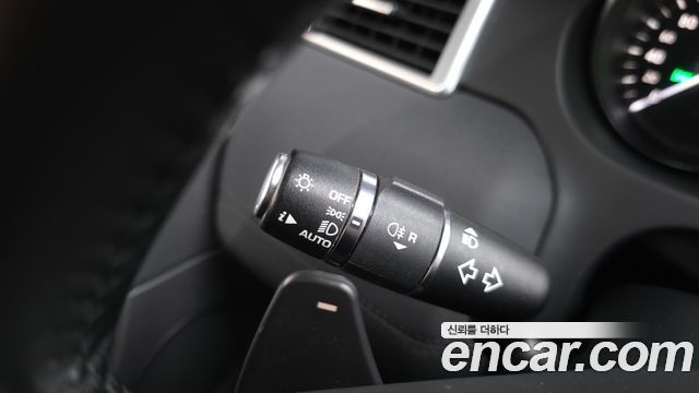 Land Rover Discovery Sport 2017 — photo 29