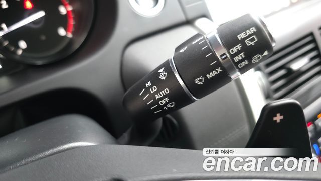 Land Rover Discovery Sport 2017 — photo 30