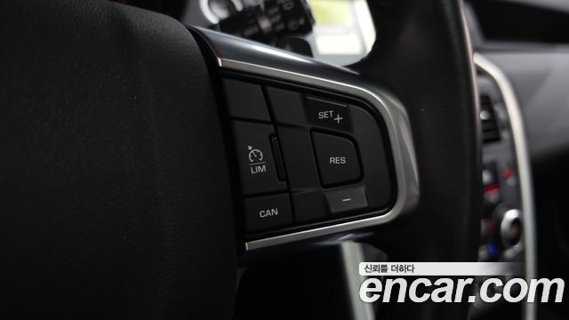 Land Rover Discovery Sport 2017 — photo 32