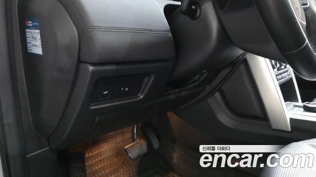 Land Rover Discovery Sport 2017 — photo 33
