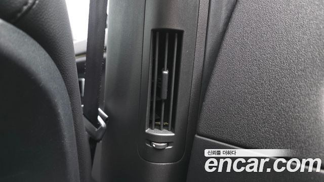 Land Rover Discovery Sport 2017 — photo 34