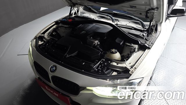 BMW 3-Series 2017 — photo 6