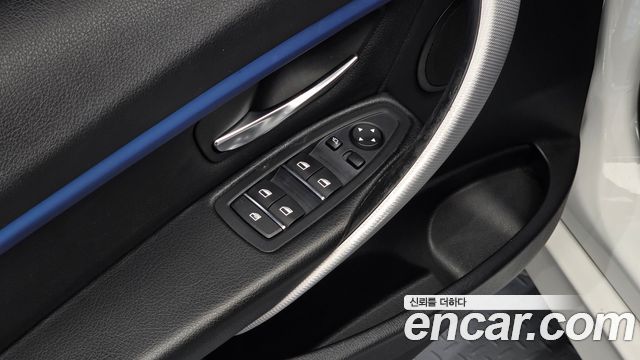 BMW 3-Series 2017 — photo 16