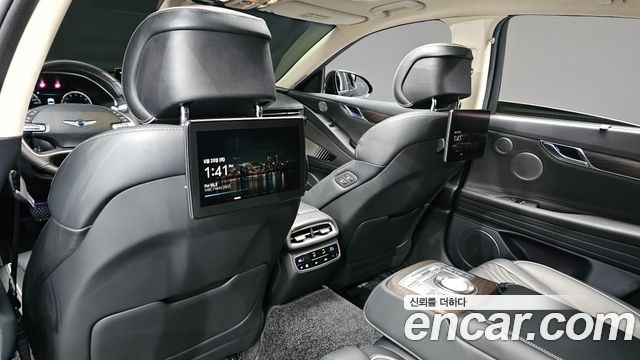 Genesis G80 2021 — photo 24