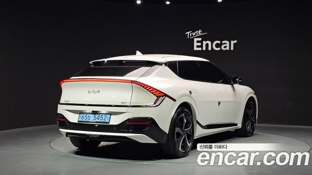 Kia EV6 2022 — photo 2