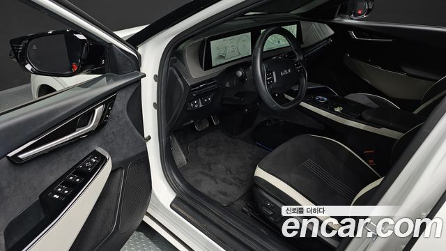 Kia EV6 2022 — photo 13