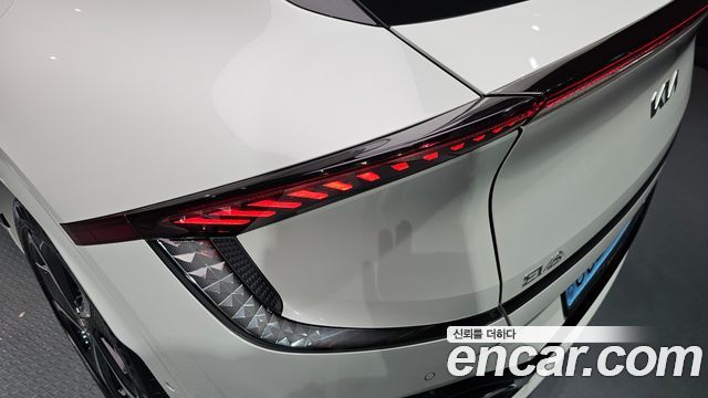 Kia EV6 2022 — photo 9