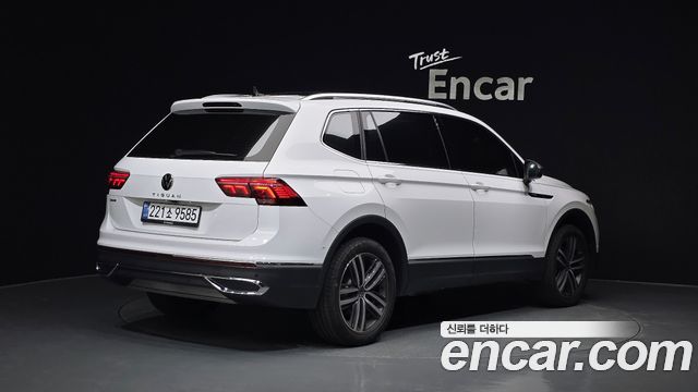 Volkswagen Tiguan 2023 — photo 2