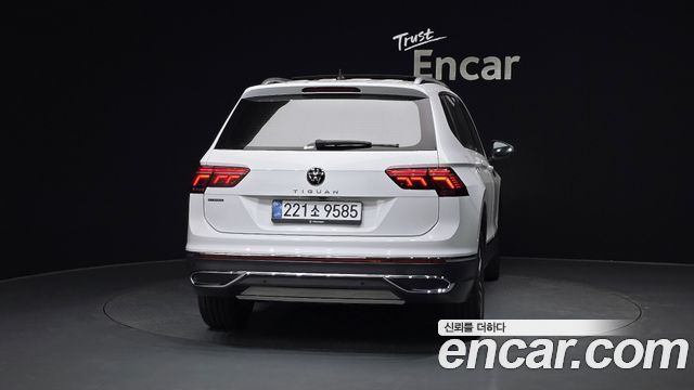 Volkswagen Tiguan 2023 — photo 4