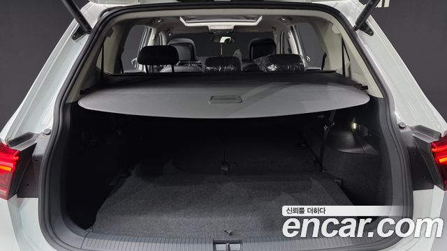 Volkswagen Tiguan 2023 — photo 20