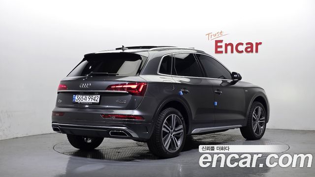 Audi Q5 2022 — photo 2
