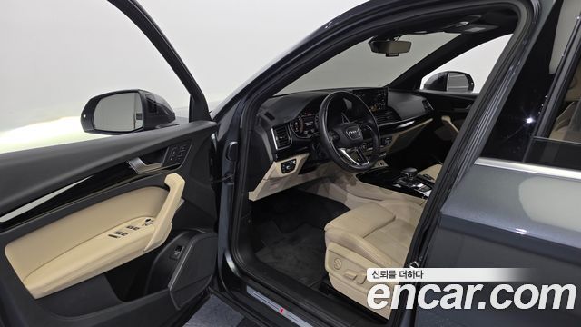 Audi Q5 2022 — photo 13