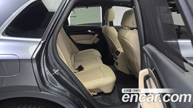 Audi Q5 2022 — photo 17