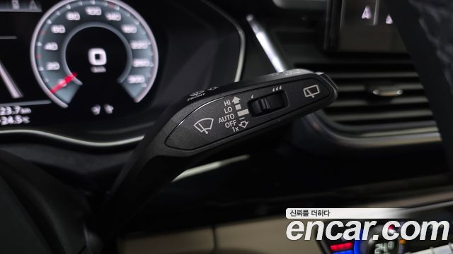 Audi Q5 2022 — photo 28
