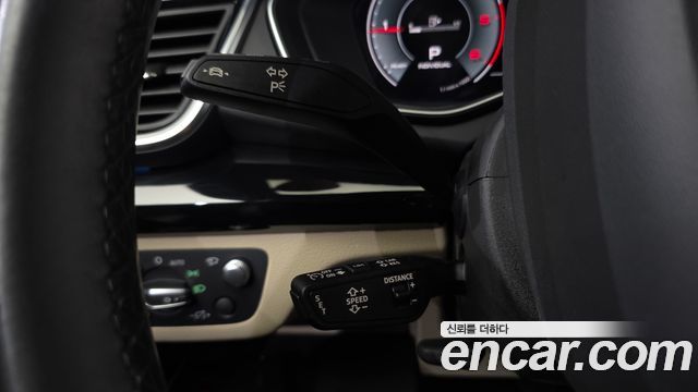 Audi Q5 2022 — photo 29