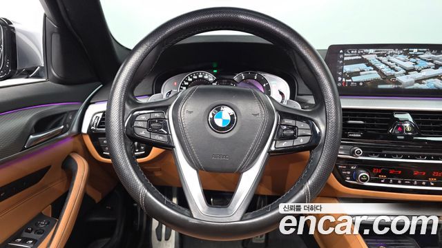 BMW 5-Series 2018 — photo 13