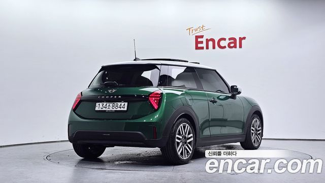 Mini Cooper 2025 — photo 2