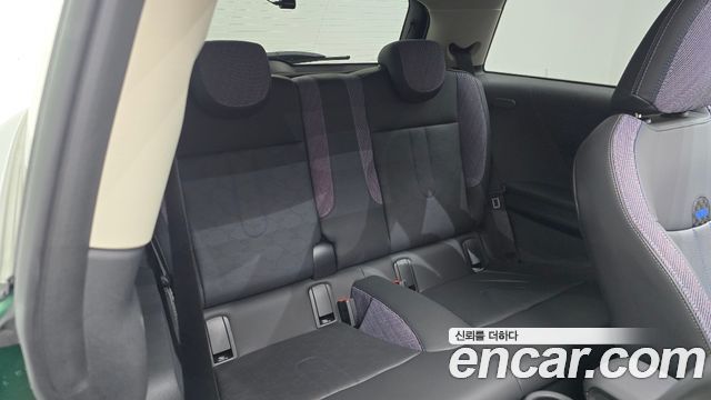 Mini Cooper 2025 — photo 17