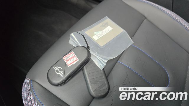 Mini Cooper 2025 — photo 26