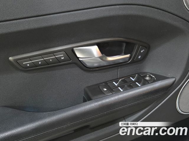 Land Rover Range Rover Evoque 2015 — photo 17