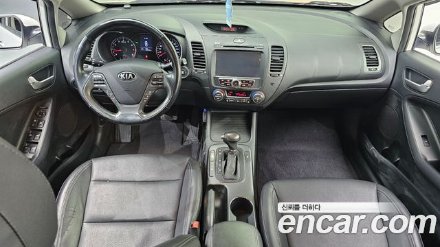 Kia K3 2015 — photo 10