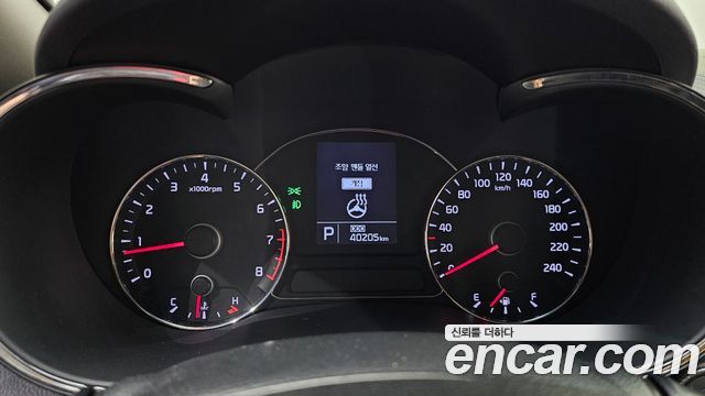 Kia K3 2015 — photo 11