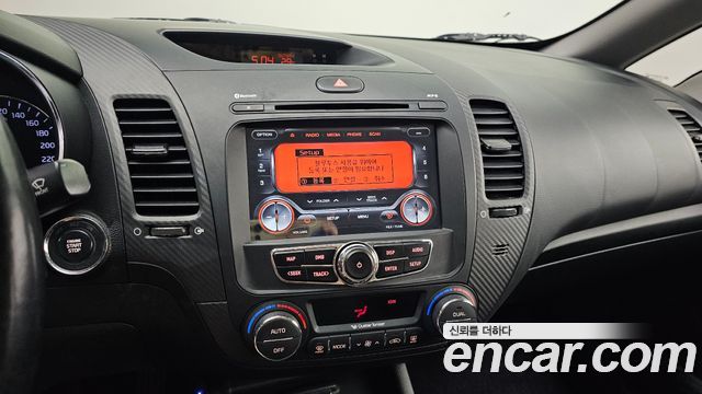 Kia K3 2015 — photo 20