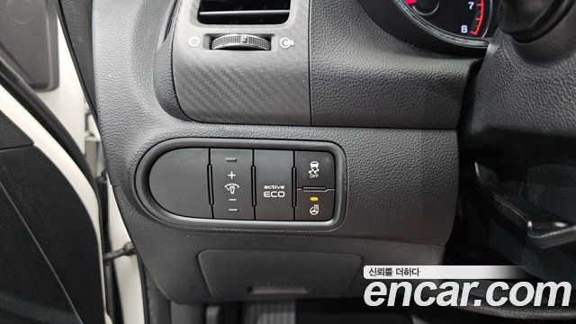 Kia K3 2015 — photo 22