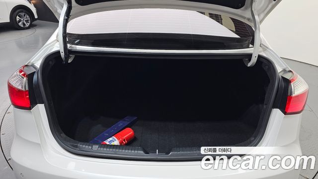 Kia K3 2015 — photo 26