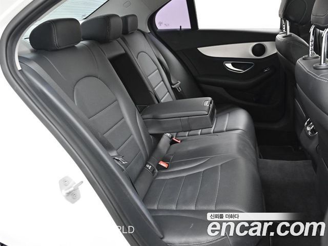 Mercedes-Benz C-Class 2016 — photo 12