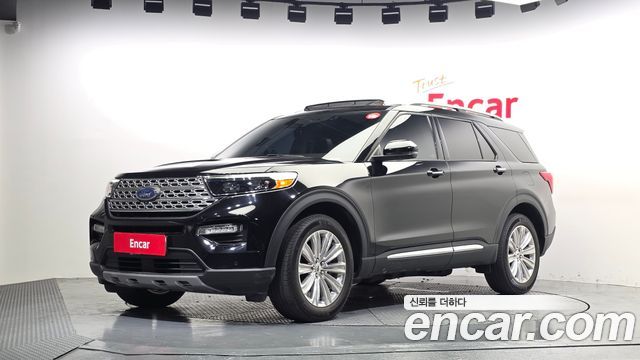 Ford Explorer 2022 — photo 1