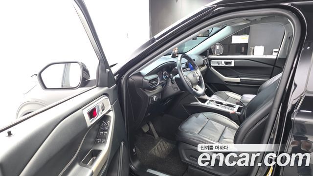 Ford Explorer 2022 — photo 10