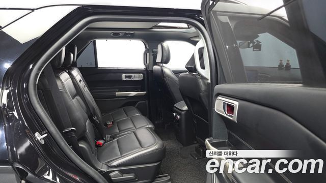 Ford Explorer 2022 — photo 12