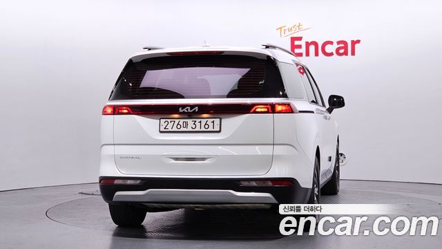Kia Canival 2023 — photo 4