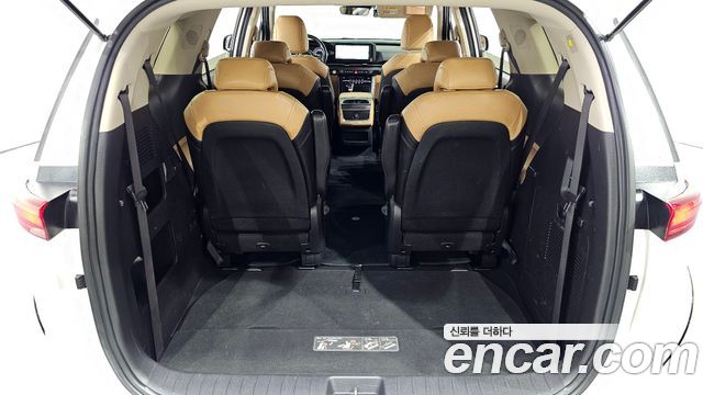 Kia Canival 2023 — photo 15