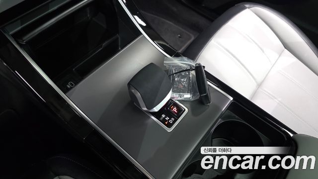 Land Rover Range Rover Evoque 2024 — photo 12