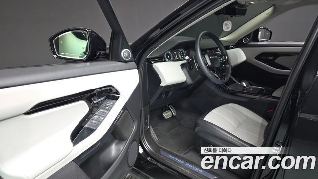 Land Rover Range Rover Evoque 2024 — photo 13