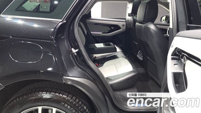 Land Rover Range Rover Evoque 2024 — photo 17