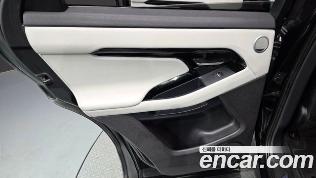 Land Rover Range Rover Evoque 2024 — photo 15