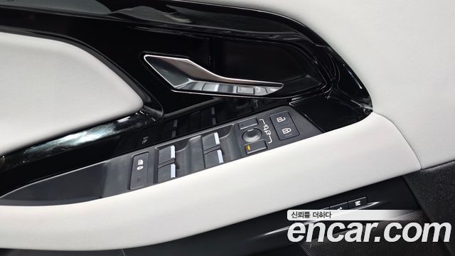 Land Rover Range Rover Evoque 2024 — photo 27