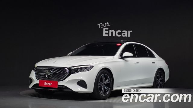 Mercedes-Benz E-Class 2025 — photo 1