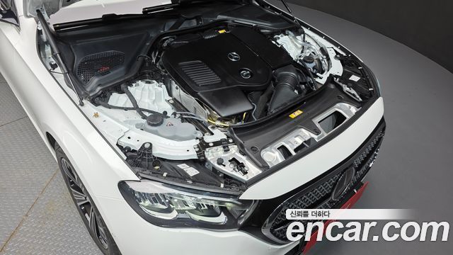 Mercedes-Benz E-Class 2025 — photo 6